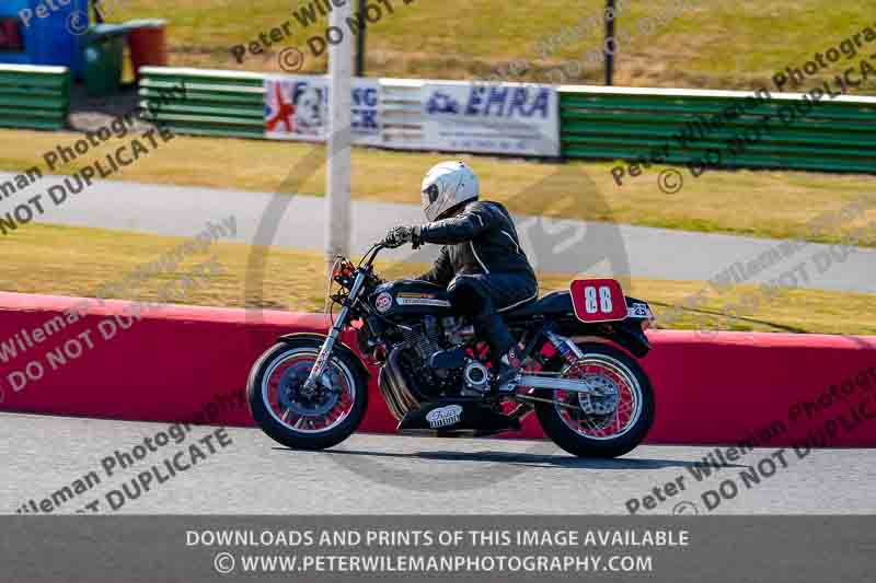 Vintage motorcycle club;eventdigitalimages;mallory park;mallory park trackday photographs;no limits trackdays;peter wileman photography;trackday digital images;trackday photos;vmcc festival 1000 bikes photographs